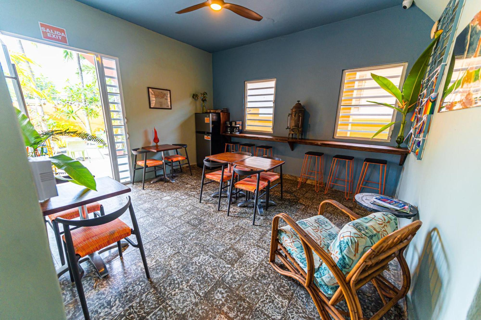 Casa De Amistad Guesthouse 别克斯 外观 照片