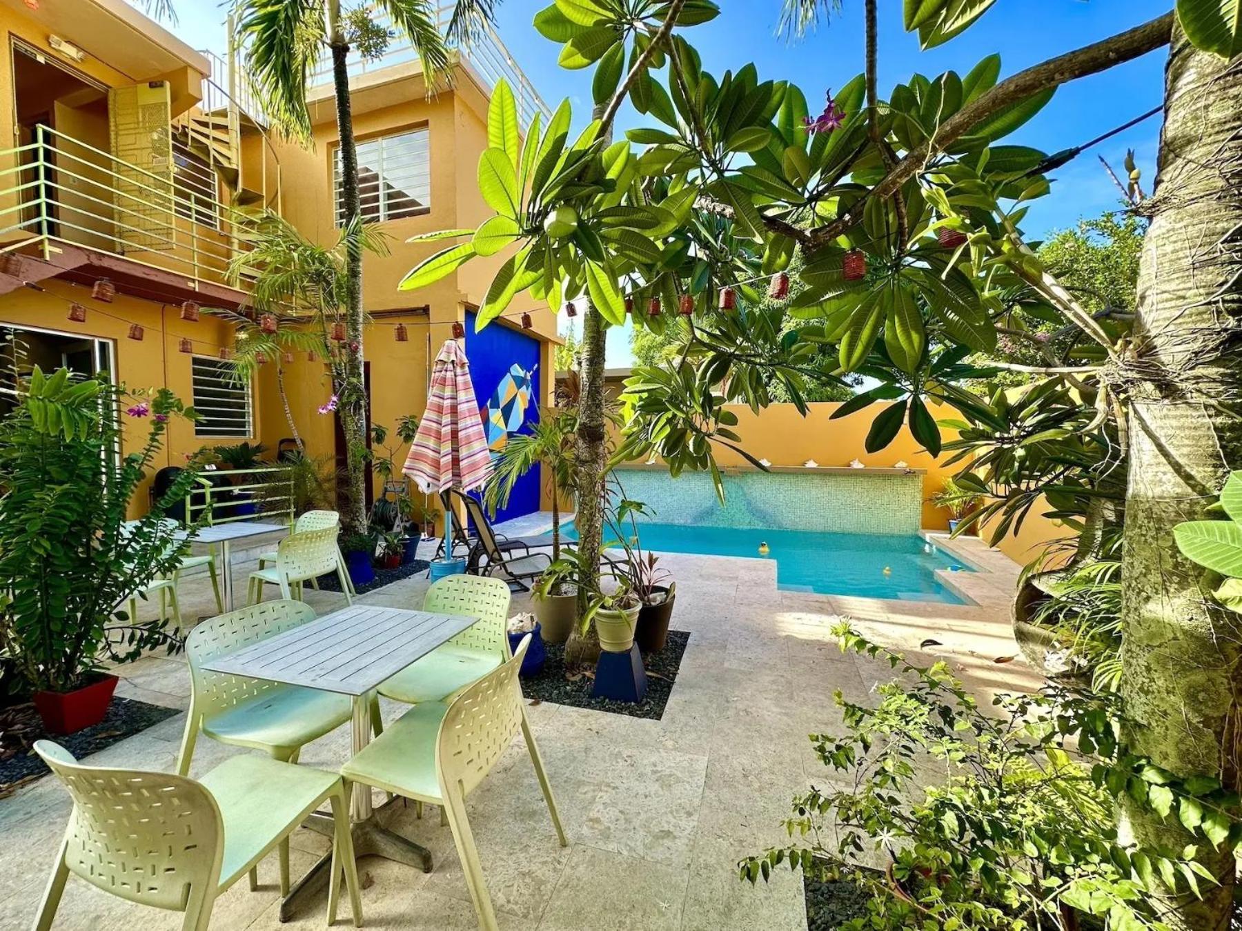 Casa De Amistad Guesthouse 别克斯 外观 照片